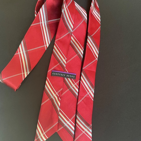 NEW!! Geoffrey Beene Men's Silk Plaids & Checks Neck Tie Red 3.75" x 58" - Picture 2 of 5